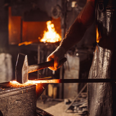 Kováčske náradie: Prehľad náradia pre kováčsku dieľňu